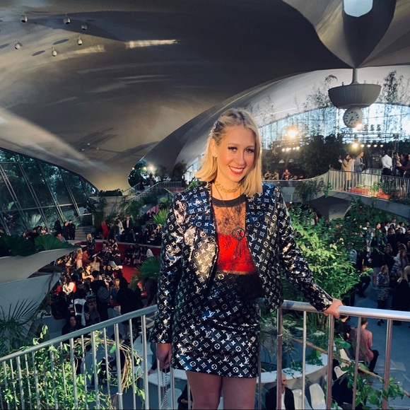 Meet Your Posher Amber! - Picture 2 of 14